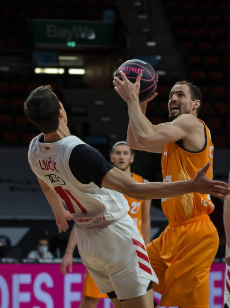 中不被动挨 中不被动挨